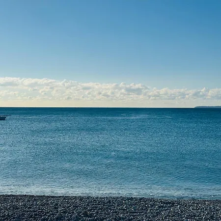 Side Ocean View Studio, 24h Check-in And Out, Air Conditioner, Close To Airport * Cagnes-sur-Mer