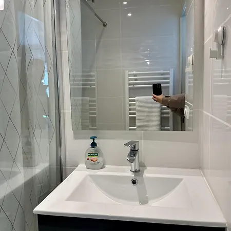 Side Ocean View Studio, 24h Check-in And Out, Air Conditioner, Close To Airport Apartamento