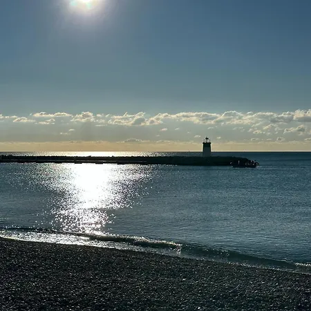 Side Ocean View Studio, 24h Check-in And Out, Air Conditioner, Close To Airport Apartamento